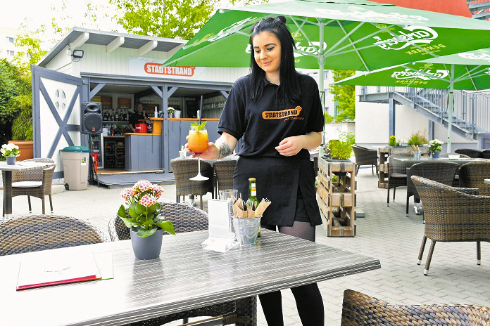 Ein Cocktail am Stadtstrand gefällig?