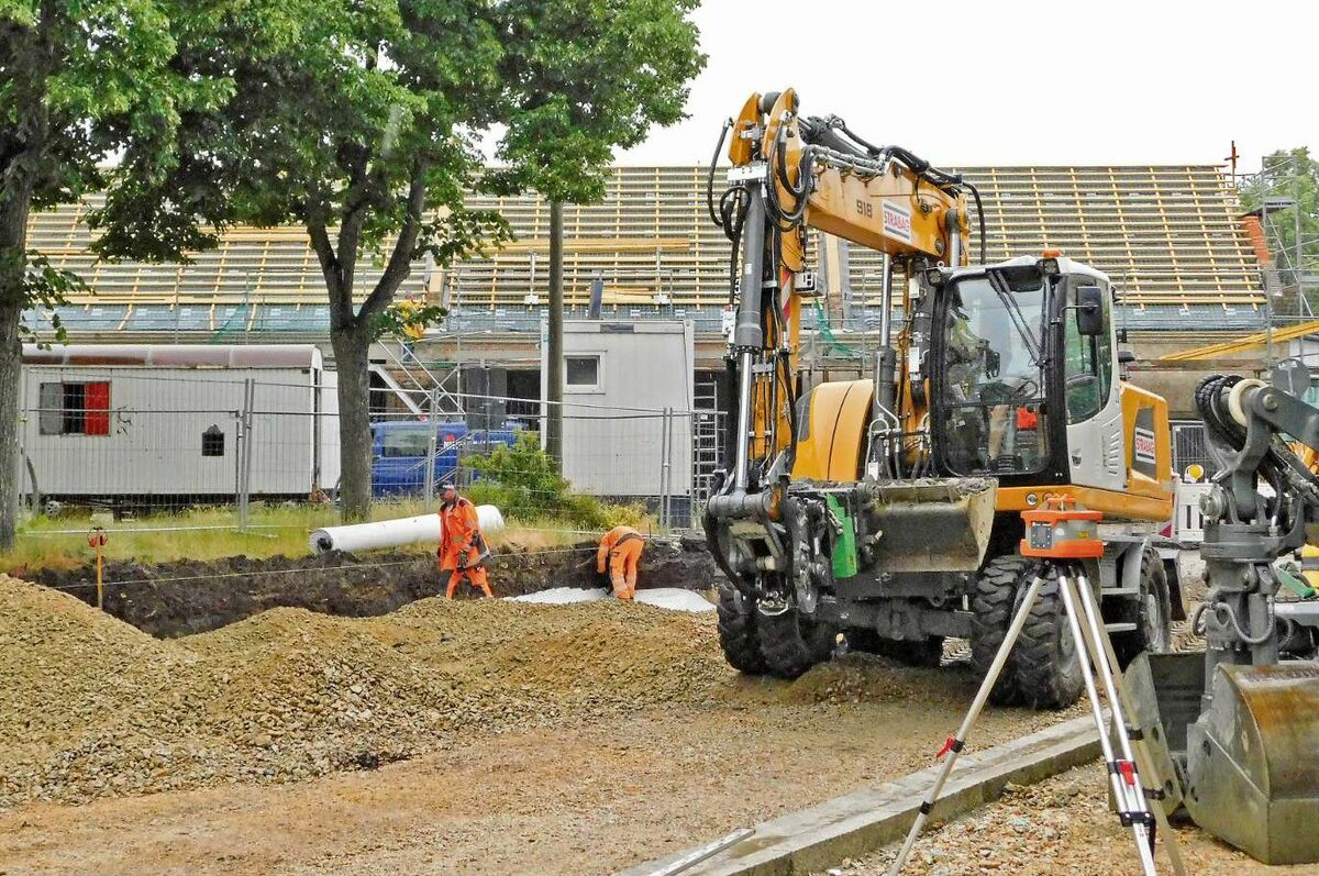 Arbeiten am Bad Muskauer Gehalm im Plan